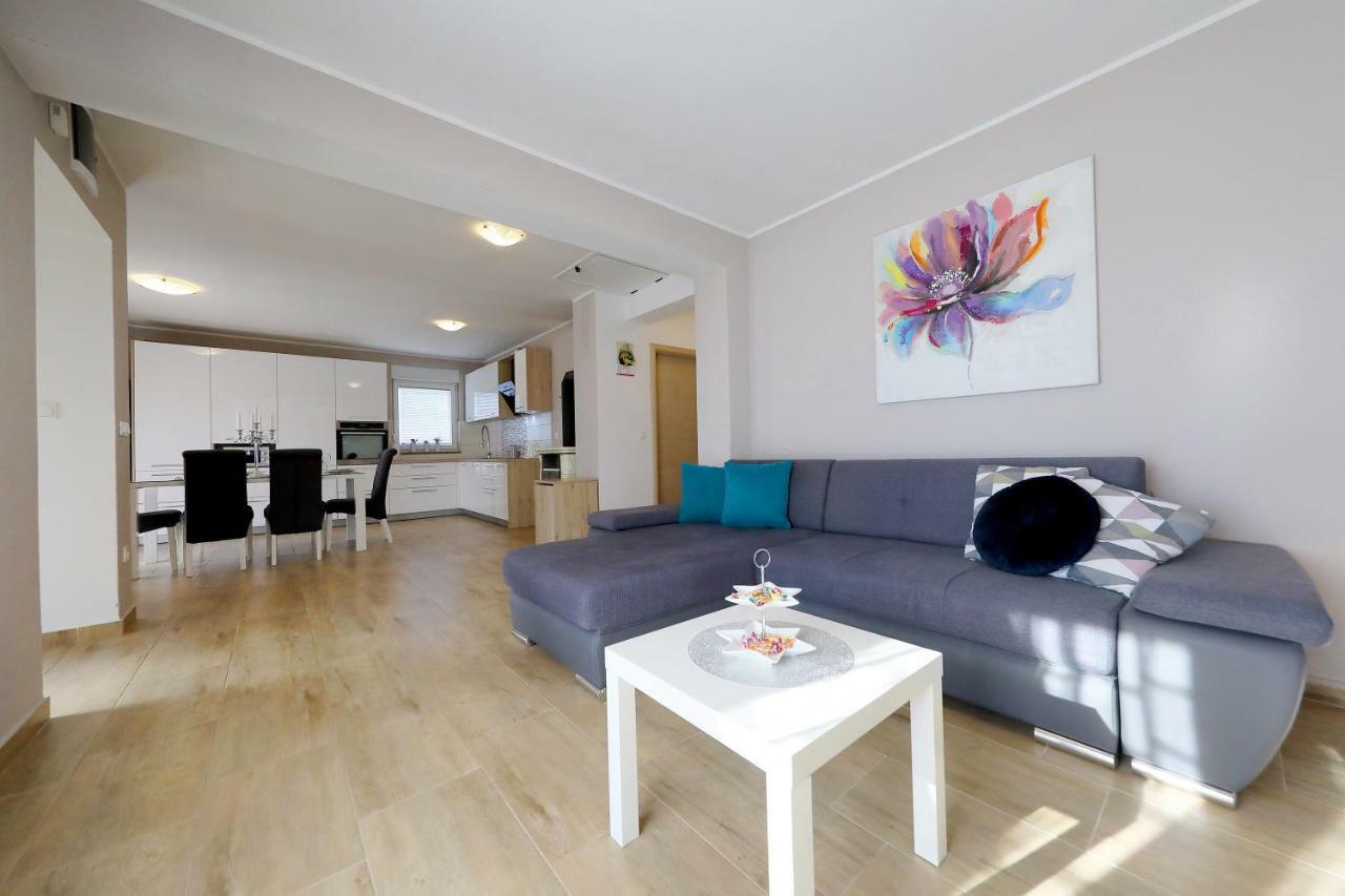 Holiday House Mia Murvica  Buitenkant foto