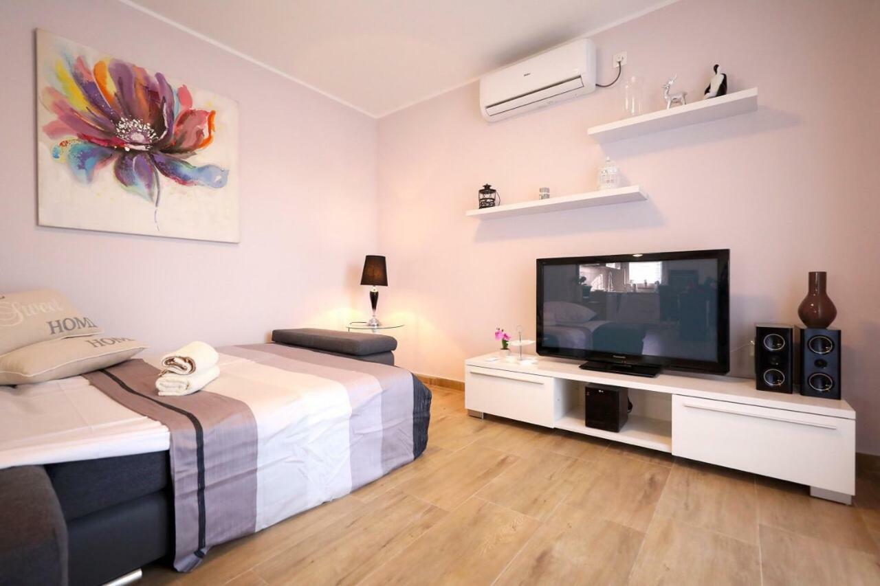 Holiday House Mia Murvica  Buitenkant foto
